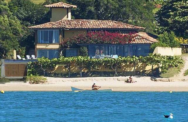 Beach house with 6 suites, on the edge of Ferradura beach