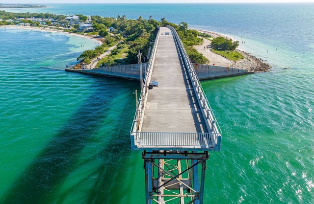 Beach house with Water View, Florida Keys