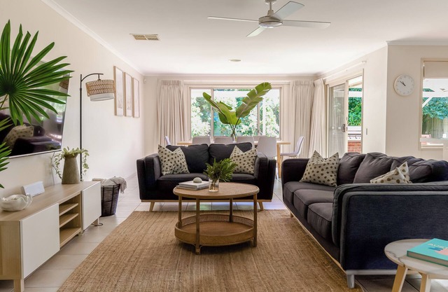 Beach Pad - Family friendly large 4 bedroom holiday house - 4pm check out on Sundays*