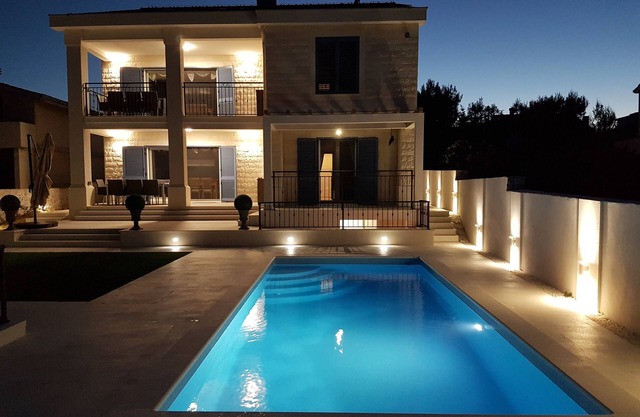 Beach Residence MSJ Sevid with heated pool