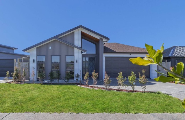 Beach Revival – Clarks Beach Holiday Home