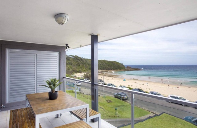 Beach Road - Beach front Mollymook