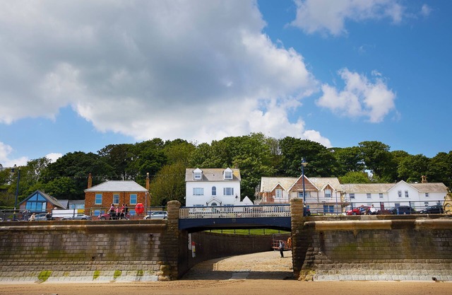 BEACH SIDE - NEW - beachfront apartment,with private parking and stunning views.