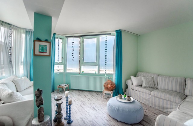 Beach Suite Sand