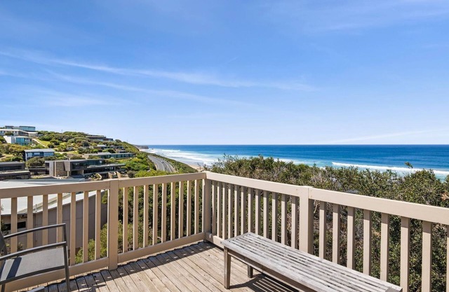 Beach View - Combining great views while being only a 1 minute walk to the Fairhaven Beach