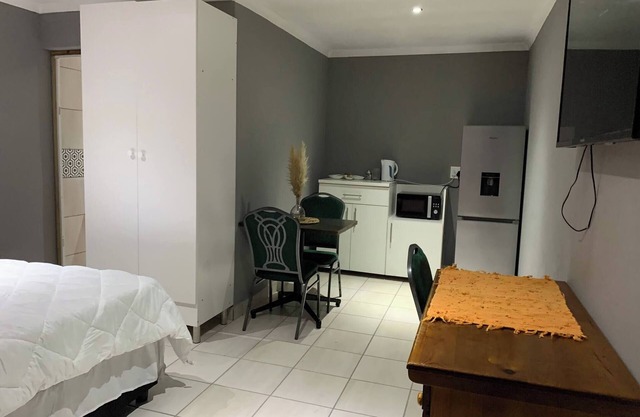 Beach view, en-suite bedroom4