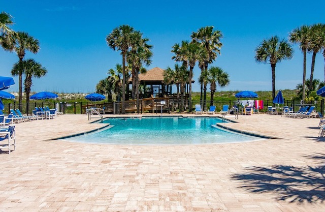 Beach Views, 2 Balconies, Beach Access, 2 Pools 1 Heated, 5 miles to Downtown, $300 in Free Tickets!