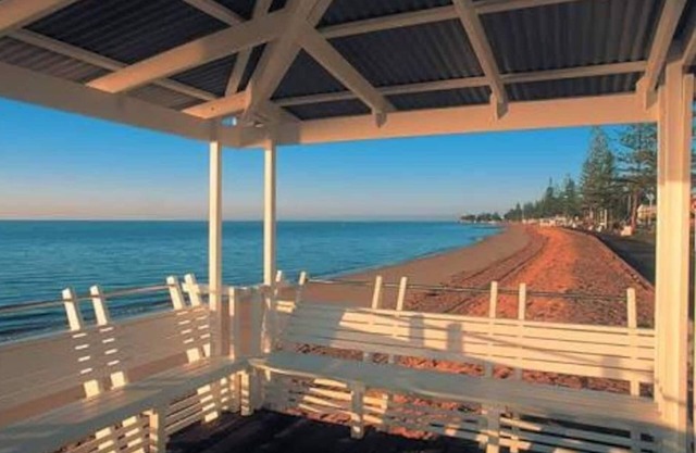 Beach views Trendy across road from Suttons Beach Margate sea views Dual living