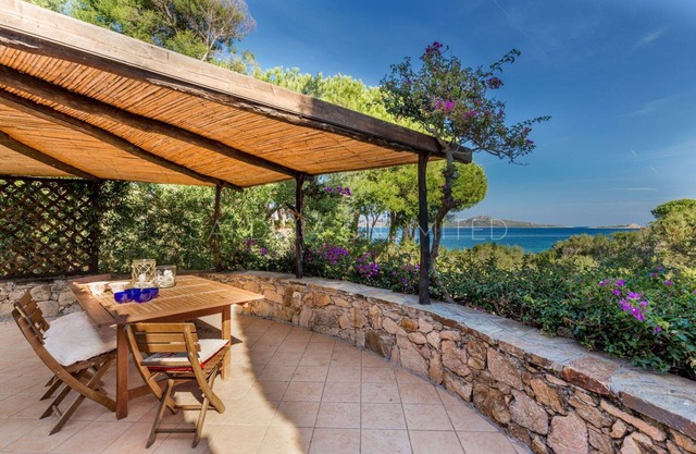 Beach villa in Sardinia for rent: Villa Ammirando Tavolara
