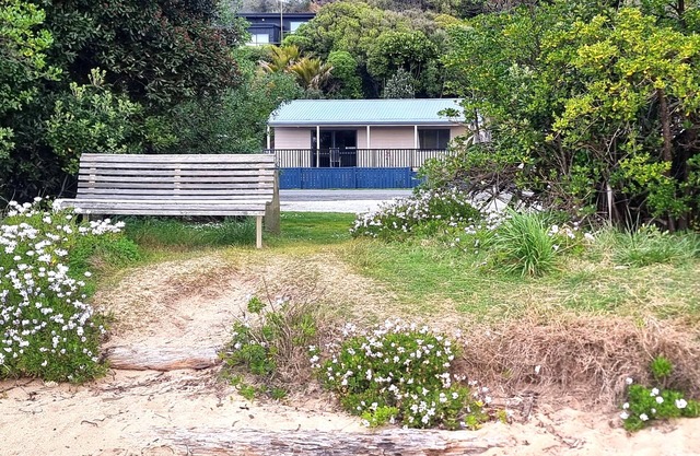 Beachaven - REAR Cottage at Ligar Bay with Free Kayaks and unlimited Wifi.