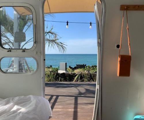 BeachBoys - Retro Caravan AirStream