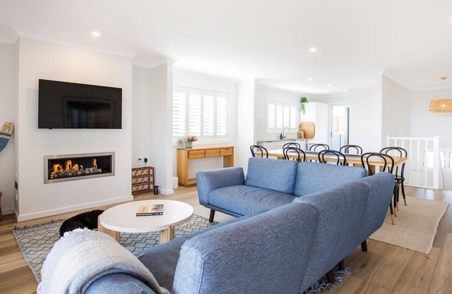 Beachcomber @ Currarong - Pet Friendly - 5 Mins Walk to Currarong Rockpools