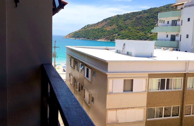 Beachfront apartment with two bedrooms and parking space