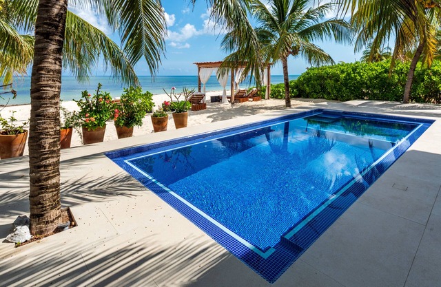 Beachfront Paradise – Villa on Pristine White Sandy beach