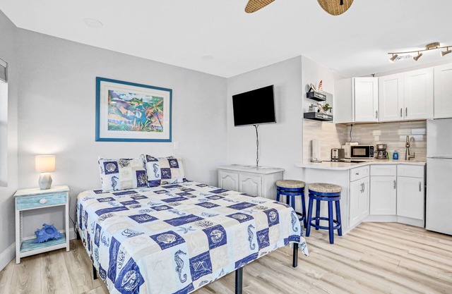 Beachfront studio with grilling area & shuffleboard - steps to sand