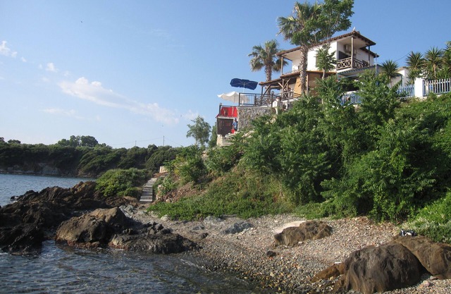 Beachfront 2 Bedroom Apartment - Villa Chara