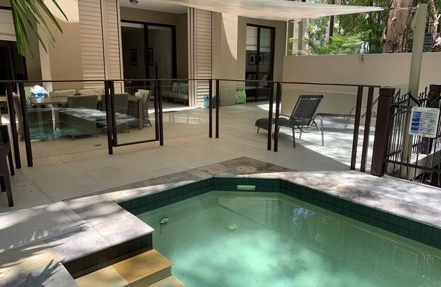 Beachfront 3/4 Bedroom Apartment - Stunning private plunge pool & bbq