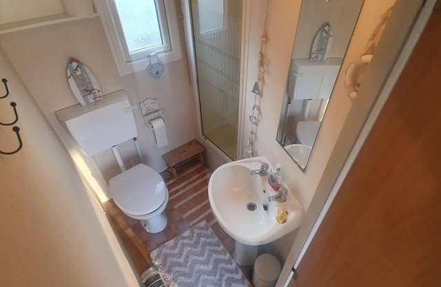 Beachfront 6 Berth Caravan, 5mins walk to Fantasy Island