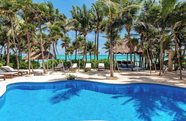 Beachfront 9BR Casa Yardena - Private Chef & Pool