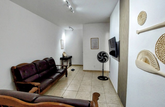 Beachfront Apartment, Sea View, Garage, 2 Bedrooms, WI-FI, Cable TV, NETFLIX etc.