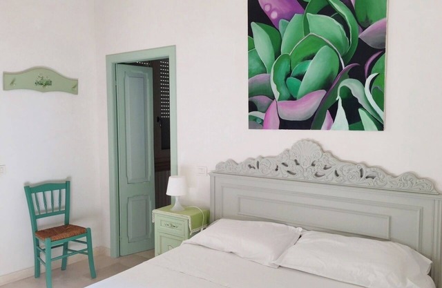 Beachfront apartment with garden