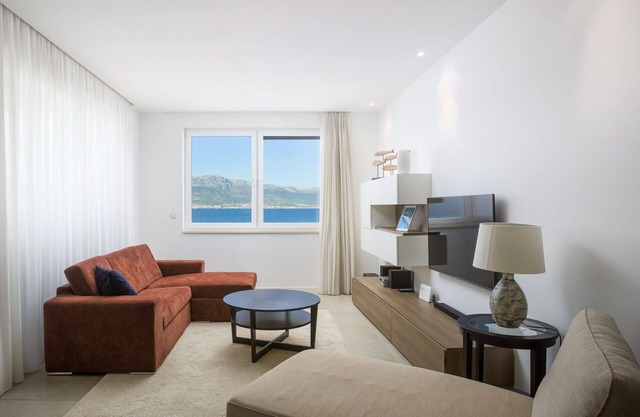 Beachfront Apartment Lemonade VI