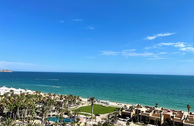 Beachfront 🌊Bella Sirena 1b1b 🧜‍♀️Your romantic escape with a spectacular view!