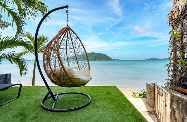 Beachfront Chocolate Pool Villa