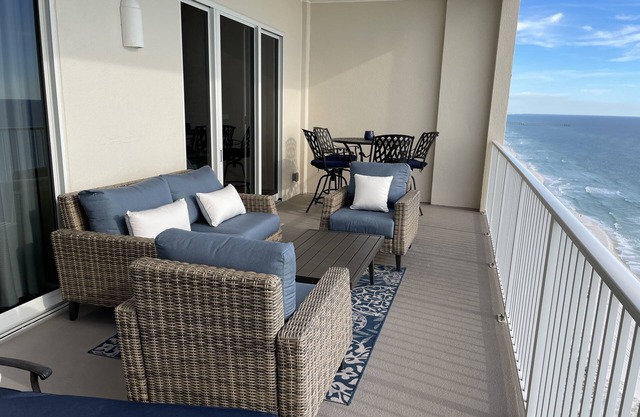 Beachfront Condo 22nd Penthouse Floor with 10-foot ceiling