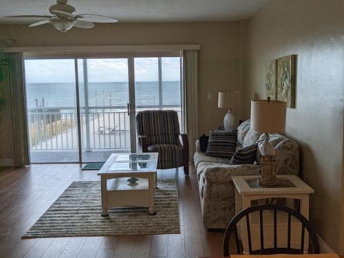 Beachfront Condo, Ocean Views, Near Patrick SFB