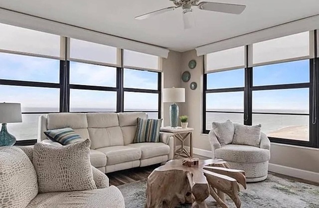 Beachfront Condo with Gulf Views in Venice
