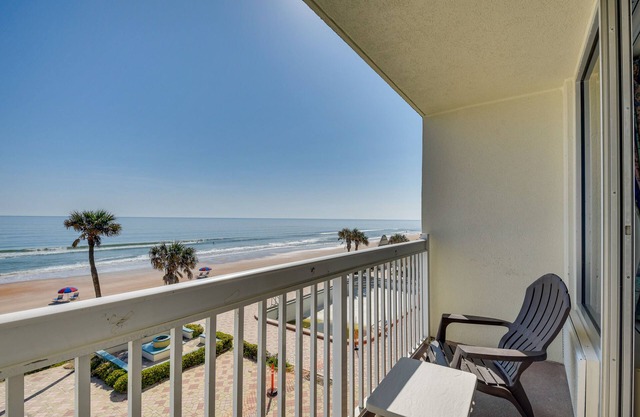 Beachfront Daytona Vacation Rental w/Balcony