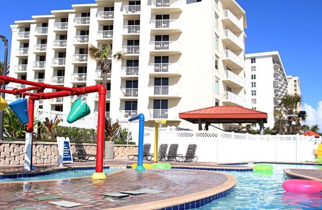 Beachfront Dream! Four Spacious Units, Near Daytona Beach Surfing School, Golf