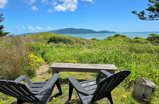 Beachfront Getaway - Waikanae Beach Holiday Home