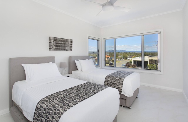Beachfront Ground Floor Apartment with Garden + Panoramic Views
