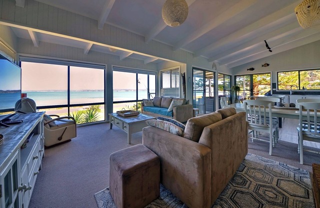 Beachfront Home relax and enjoy paradise 14day rental discounts