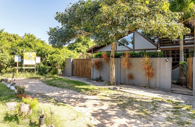 Beachfront House - 150m from the Beach