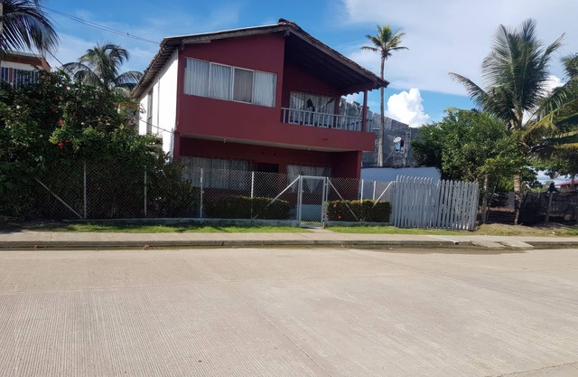 Beachfront house with air conditioning in Necoclí