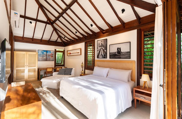 Beachfront Luxury Hotel Boutique with Pool - C3
