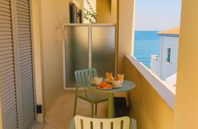 Beachfront Panorama Triple Room in Kythira
