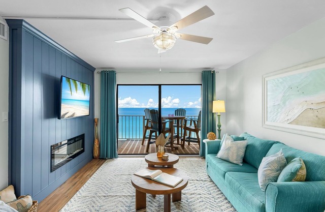 Beachfront Regency Heated Pool, Tiki Bar & Hot Tub