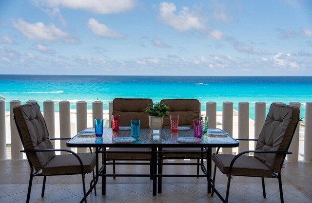 Beachfront Residence with Stunning Views and pool