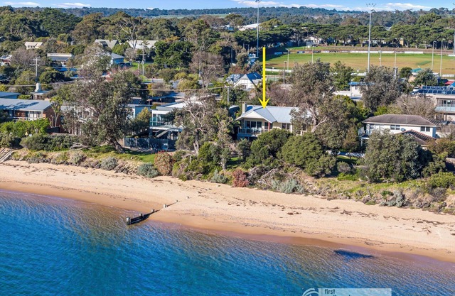 Beachfront Retreat Amazing 5 bedroom House