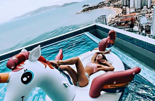 Beachfront Scenia Bay apartment Nha Trang