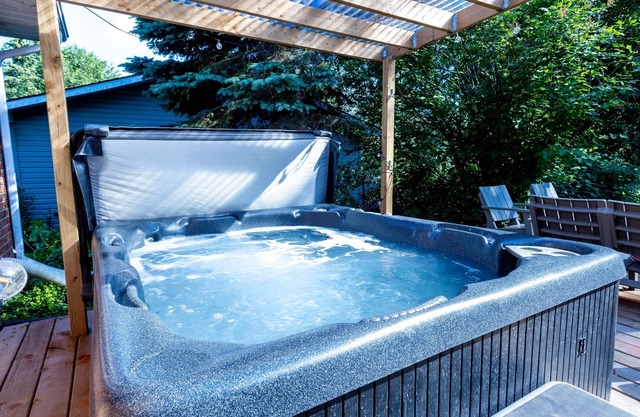 Beachfront Stay · Hot Tub · Games · Firepit ·Water Toys · Family-Friendly