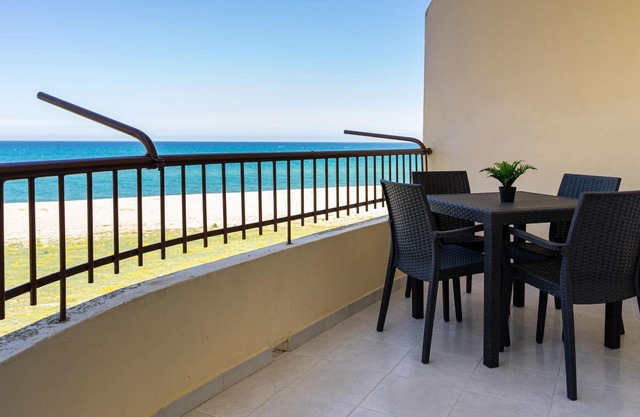 Beachfront suite in your relax oasis