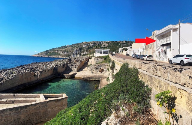 Beachfront Terrace in Puglia/natural pool