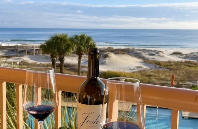 Beachfront - The Beach Club- Gorgeous Gulf Front Views, Luxury Complex- sleeps 6