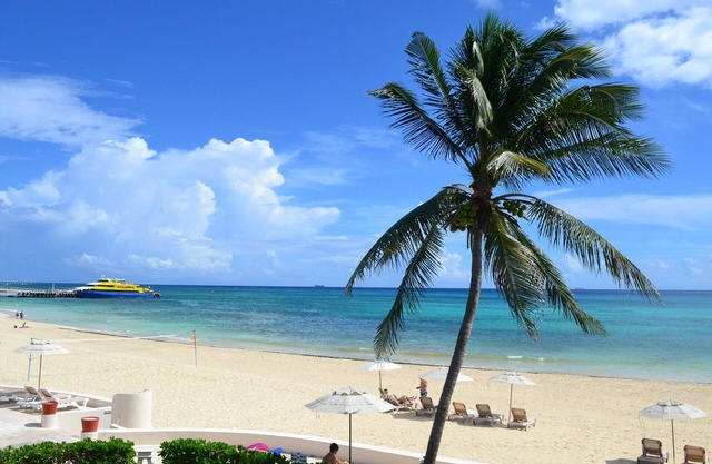 BEACHFRONT The best view of the beach! 3 Bedroom 3 Bath condo in Xaman ha