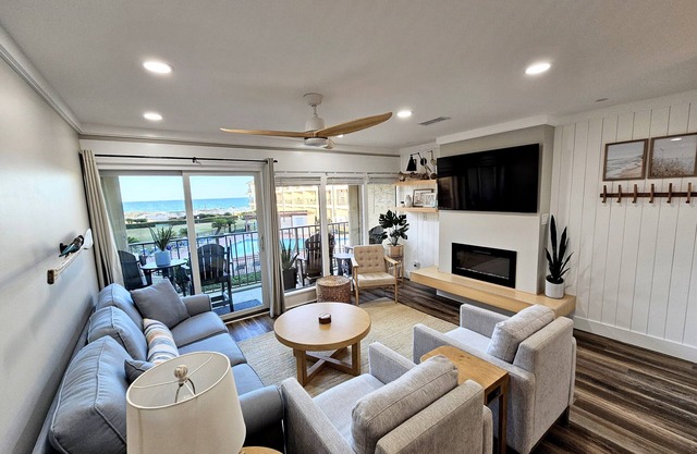BEACHFRONT Townhome - New Kitchen and Bath - 2 BR 2.5 Bath